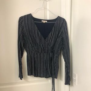 NWOT skies are blue long sleeve v neck blouse white, blue, and gold size small